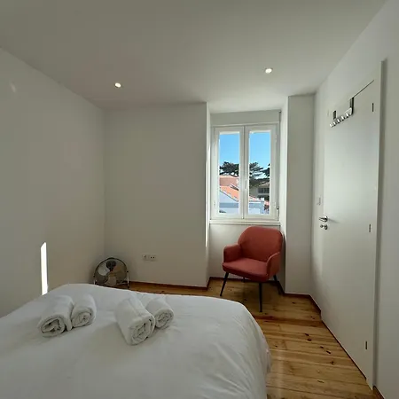 Spacious 3-bedroom In Estoril- * Estoril
