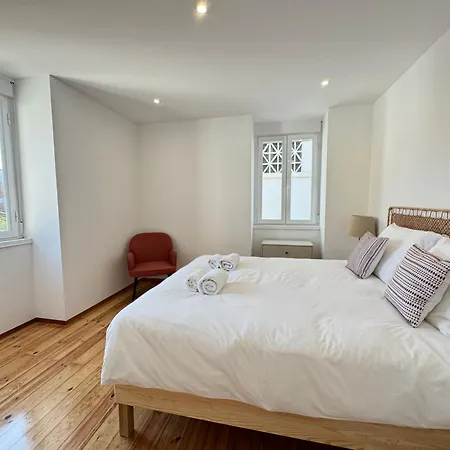Spacious 3-bedroom In Estoril- *