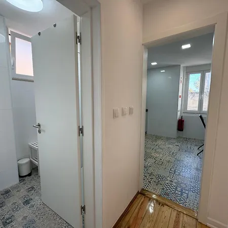 Spacious 3-bedroom In Estoril- Apartment