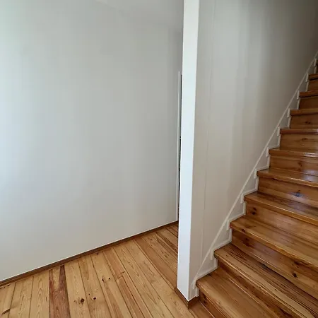 Apartment Spacious 3-bedroom In Estoril- Estoril