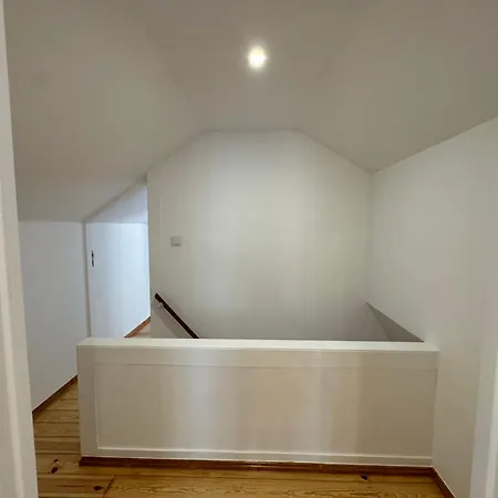 Spacious 3-bedroom In Estoril- *