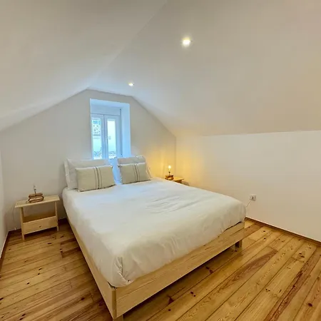 Spacious 3-bedroom In Estoril- * Estoril