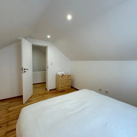 Spacious 3-bedroom In Estoril-
