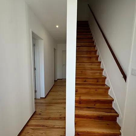 Spacious 3-bedroom In Estoril- Apartment