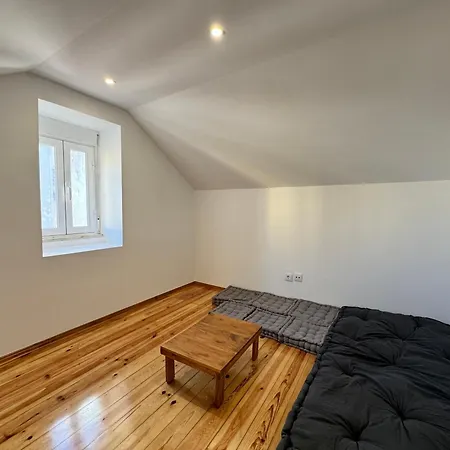 Apartment Spacious 3-bedroom In Estoril- Estoril