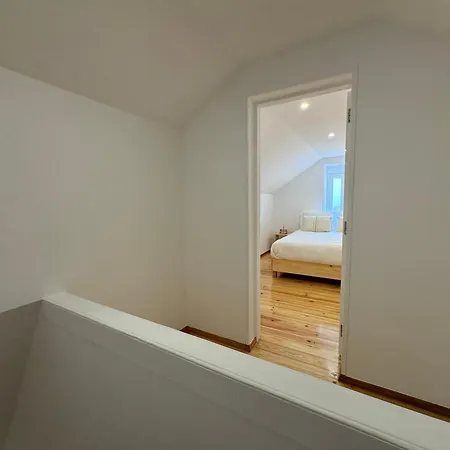 Spacious 3-bedroom In Estoril- Estoril