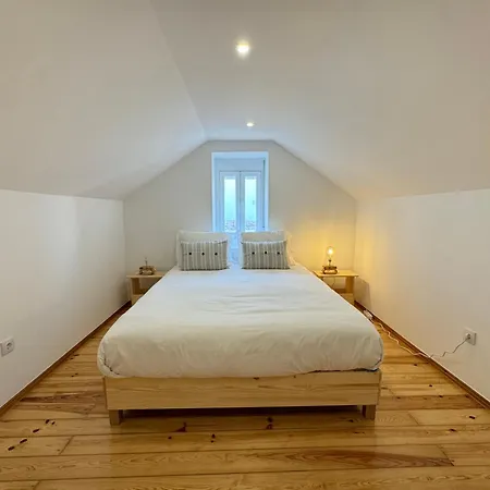 Spacious 3-bedroom In Estoril- *