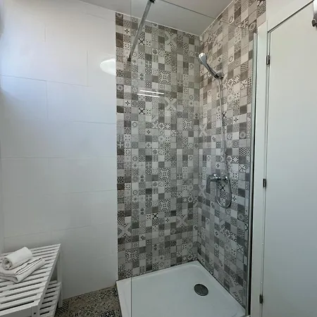 Spacious 3-bedroom In Estoril- *