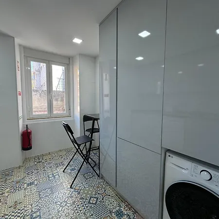 Spacious 3-bedroom In Estoril-