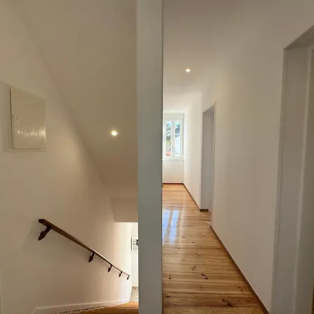 Spacious 3-bedroom In Estoril- *